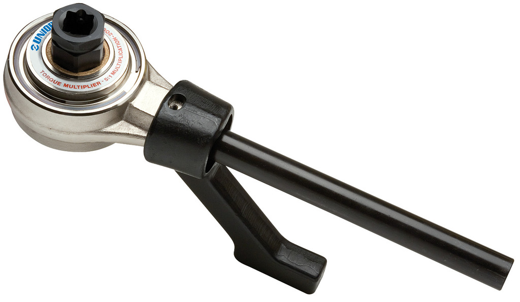 UNIOR	UN-616805	مكبر مفتاح عزم 2700 نيوتن